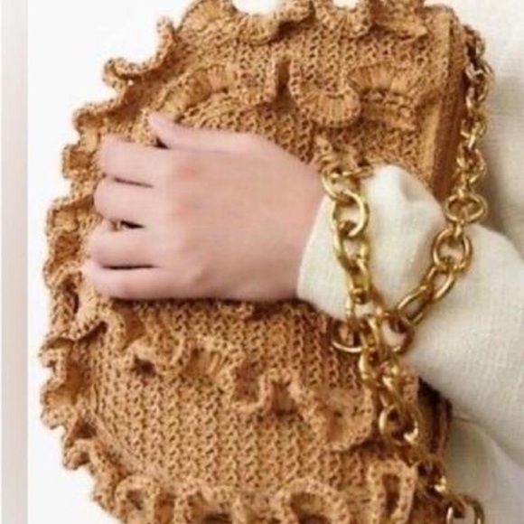 Zara Raffia shoulder bag 
Tan  crochet shoulder bag with gold chain - Picture 4 of 4
